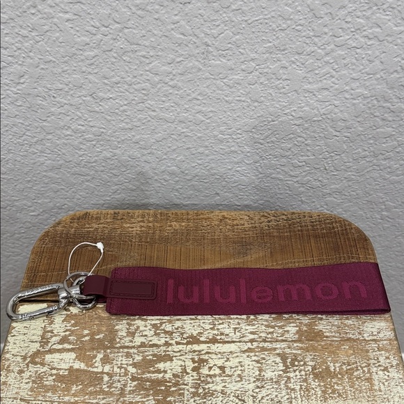 Lululemon Never Lost Keychain - Picture 3 of 4